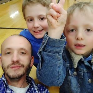 Meet your Posher, Derrick